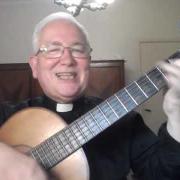 Creo en Dios | P. Néstor Gallego | Música Católica | Magnificat.tv